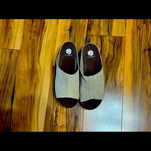 Yellowbox NAJAH Clog Sandals